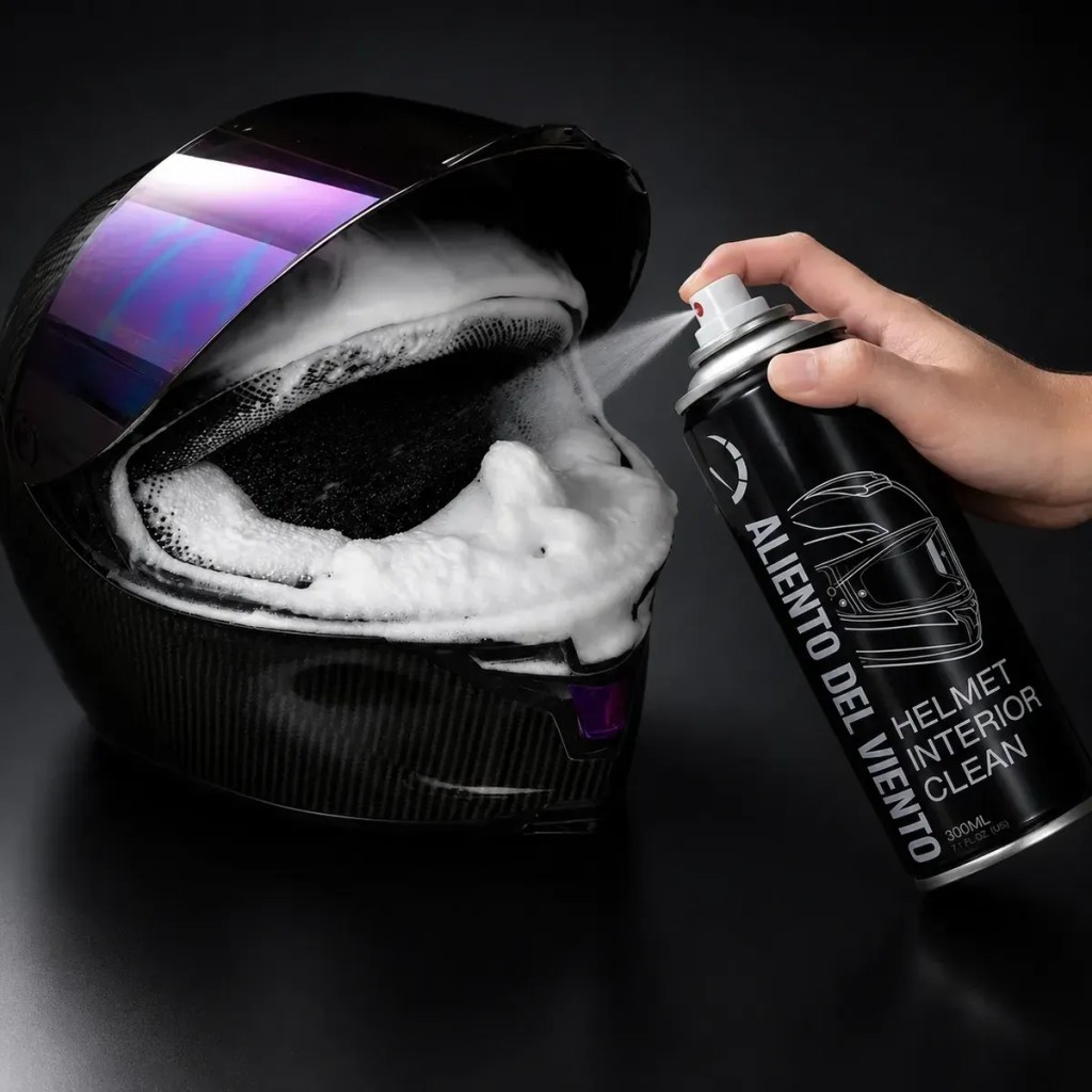 Limpiador para el interior del casco de motocicleta